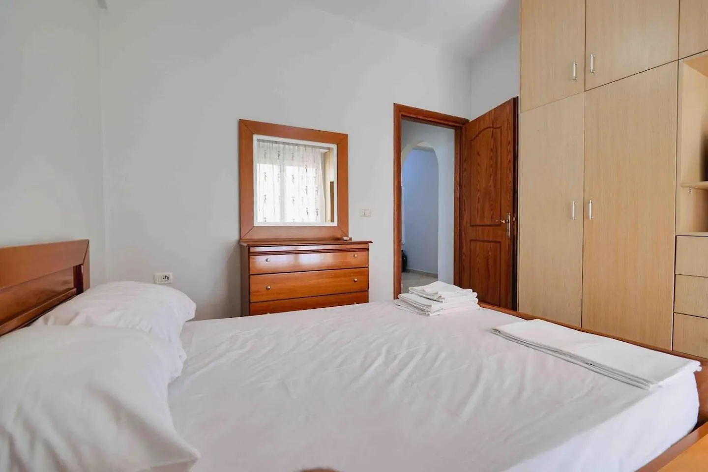 Sea Billows Apartment Sarande